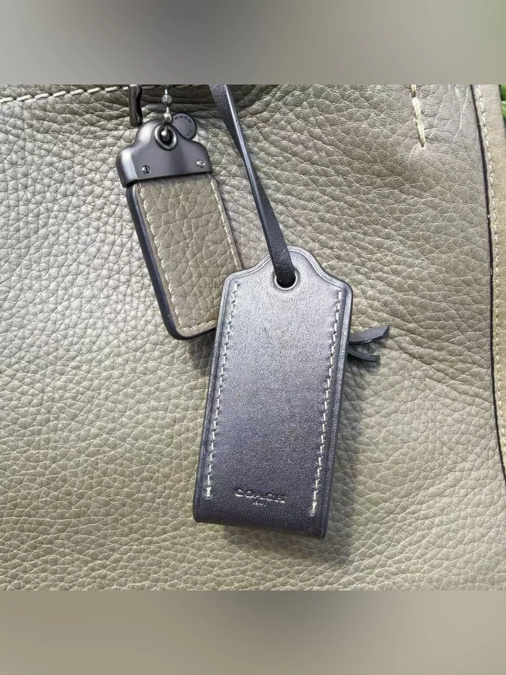 Coach Pebbled Leather Rogue Bag 30 （38124）